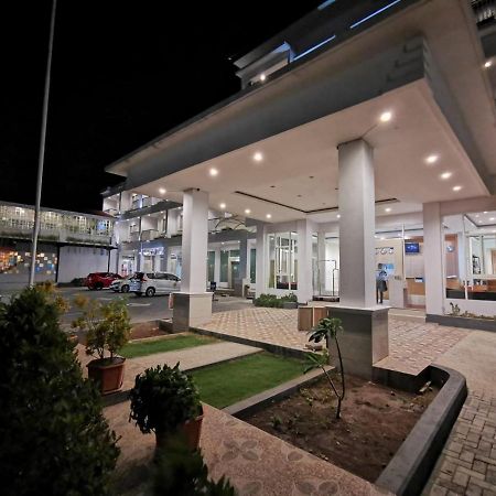 Naka Hotel Kupang Exterior foto