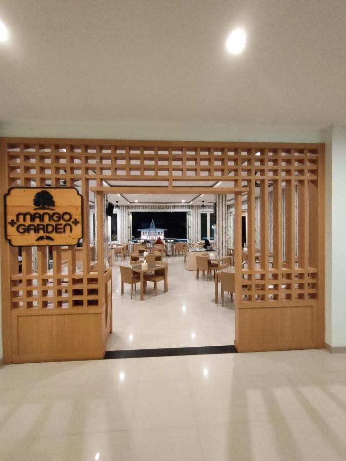 Naka Hotel Kupang Exterior foto