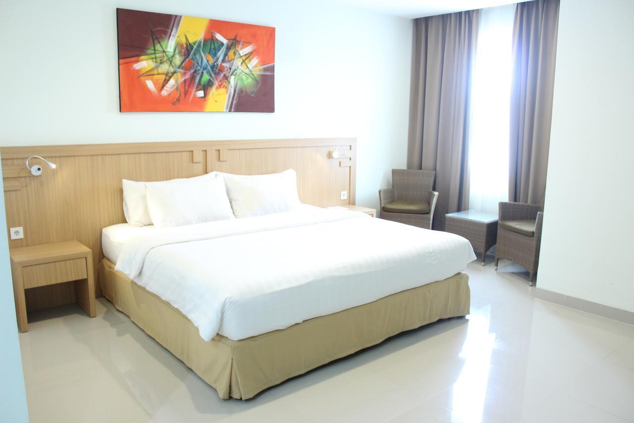 Naka Hotel Kupang Exterior foto
