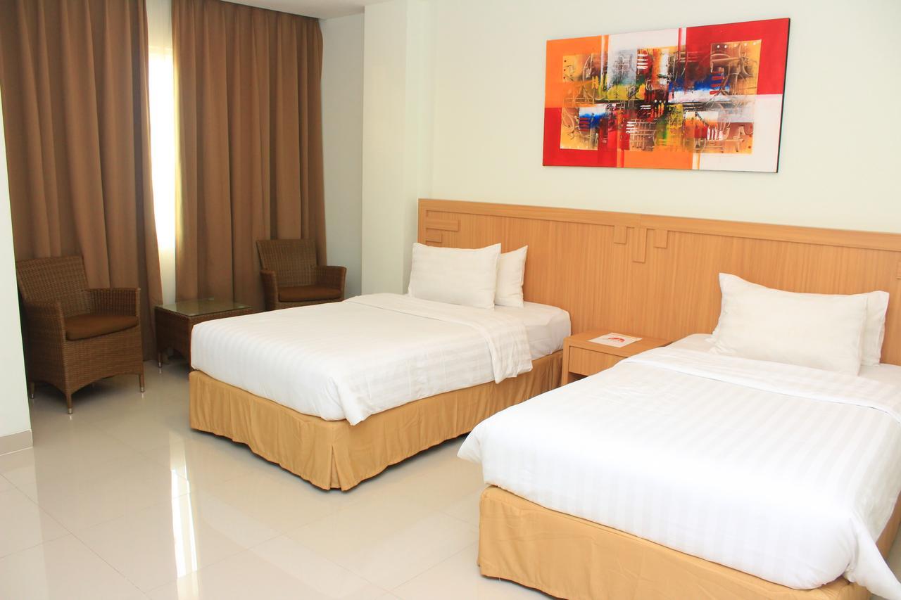 Naka Hotel Kupang Exterior foto