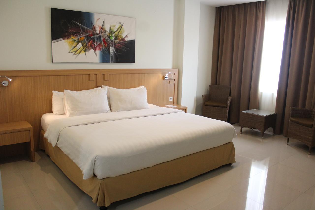 Naka Hotel Kupang Exterior foto